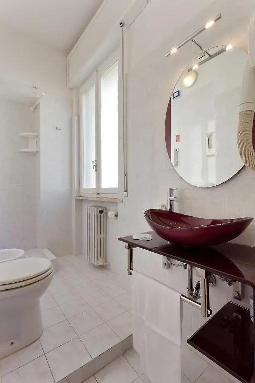 Parking Hotel Giardino Livorno Italien