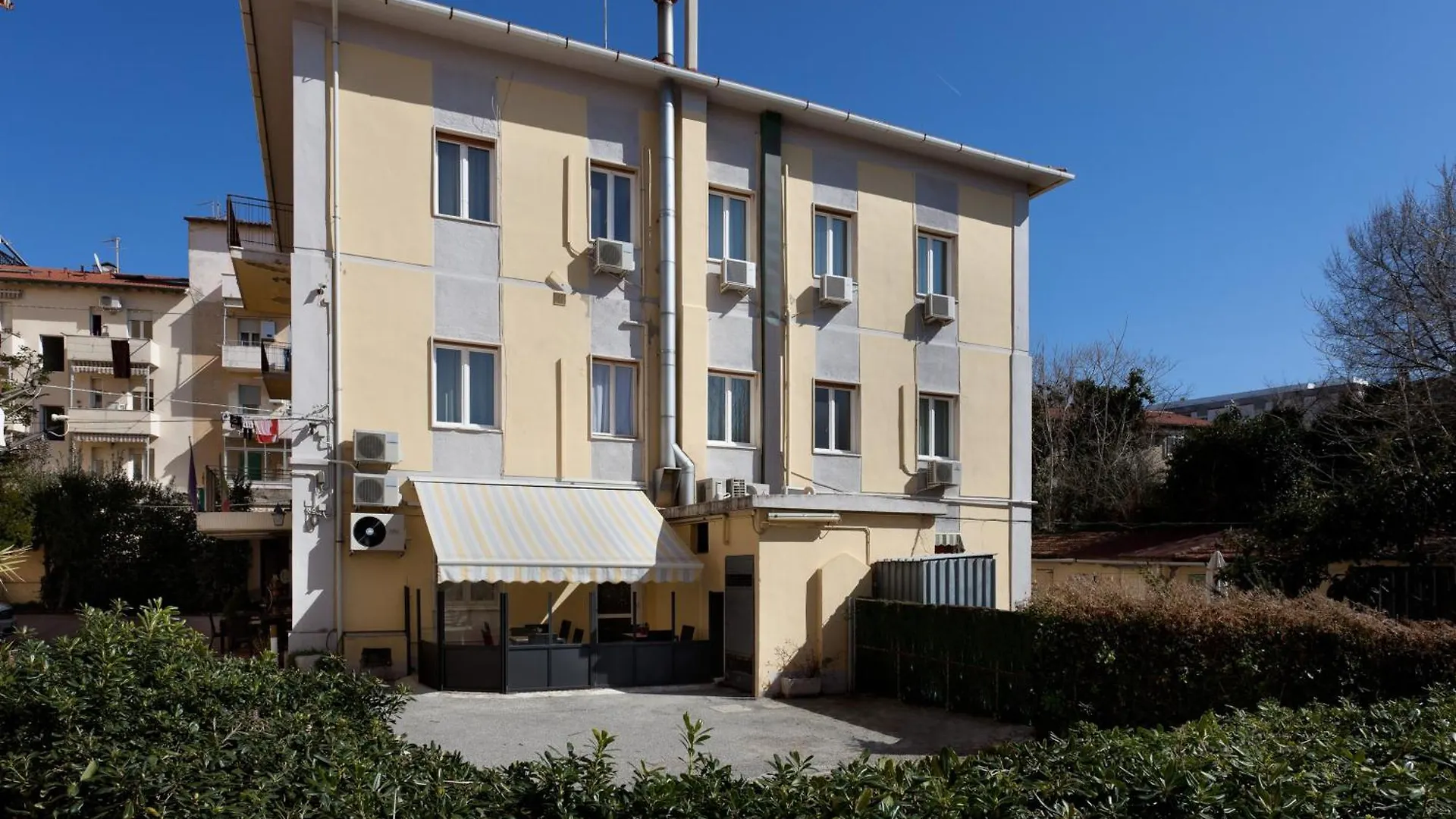 Parking Hotel Giardino Livorno Olaszország