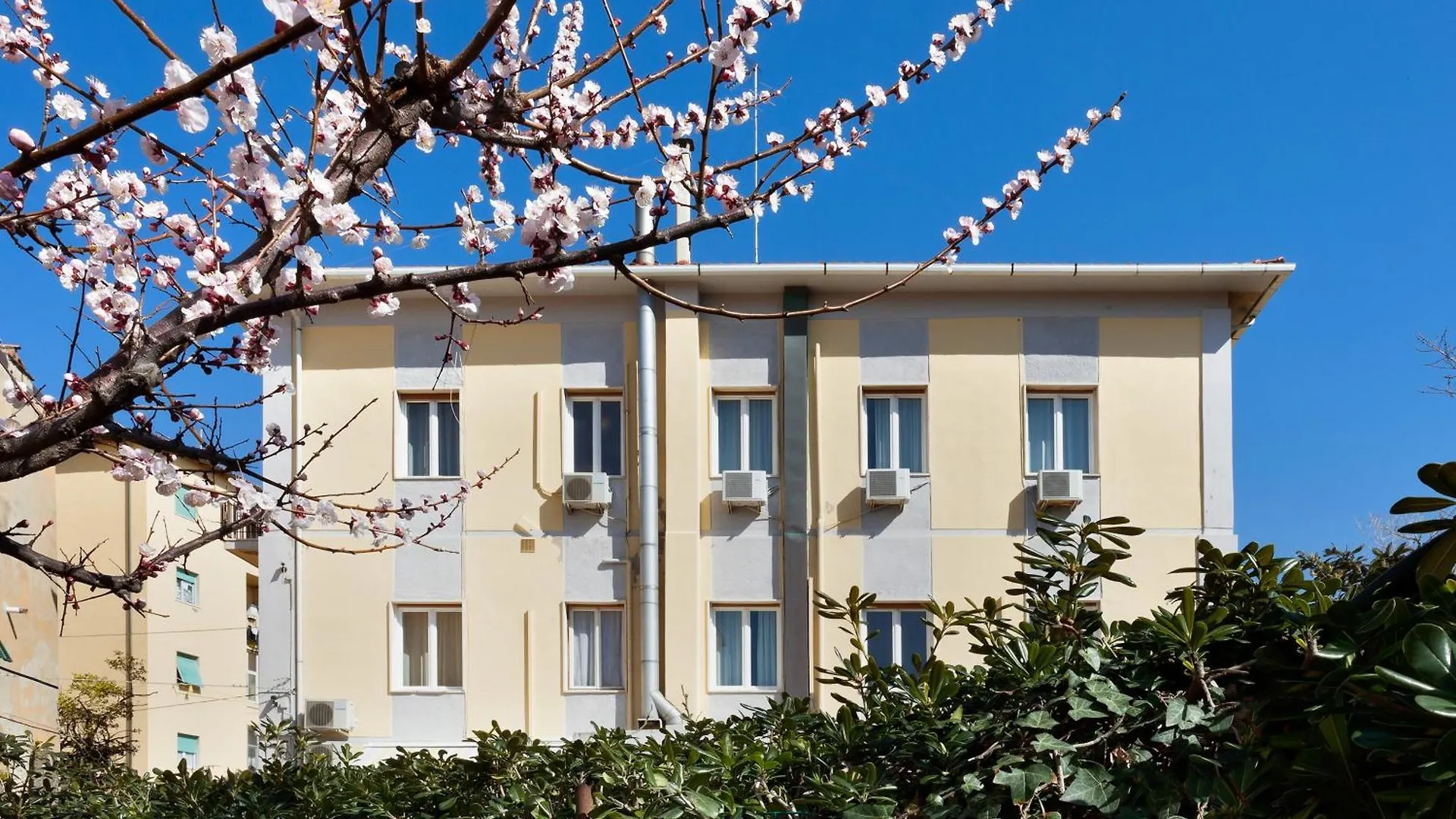 ***  Parking Hotel Giardino Livorno Olaszország