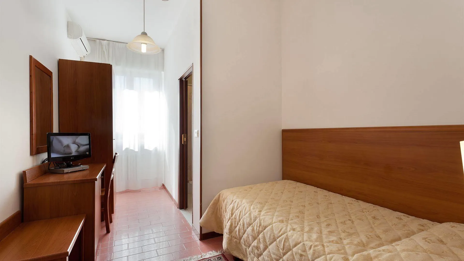Parking Hotel Giardino Livorno Olaszország